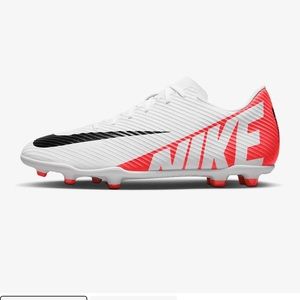 Nike Zoom Mercurial Vapor 15 Academy Soccer Cleat Women’s 6.5/Men’s 5